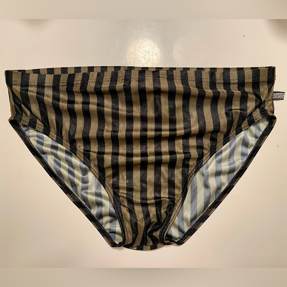 Aussiebum Men’s Speedo Striped Swimsuit Size Medium